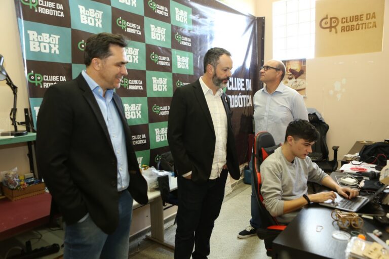 Prefeitura quer alinhar possível parceria com incubadoras de startups da UEPG