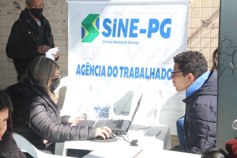 Agência do Trabalhador Móvel oferece mais de 300 vagas de emprego nesta Quinta-feira, 27/04