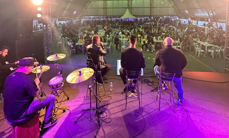 A Festa das Nações de Santa Rita de Cássia continua até domingo!