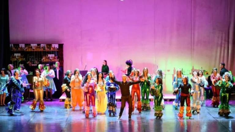 Espetáculo Musical “ABBA – Fragmentos da Vida” traz nostalgia e encanto em apresentação em PG