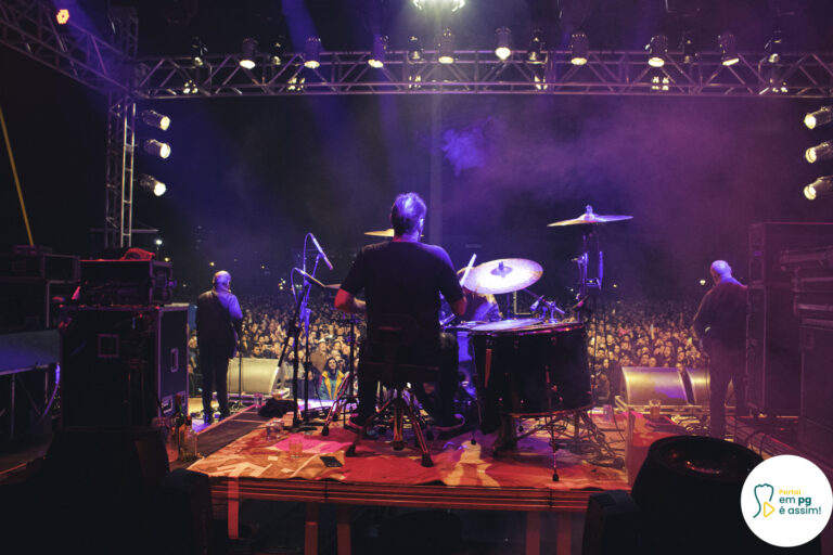 Ira em Ponta Grossa: Um Show de Sucesso no Parque Ambiental que Atraiu Multidões!