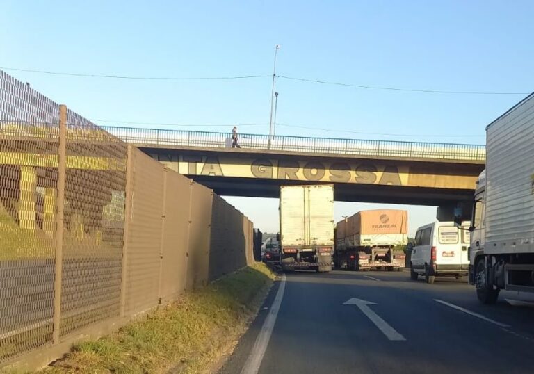 ATENÇÃO: Lentidão na BR 376 em Ponta Grossa sentido Curitiba