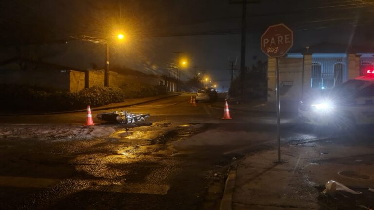 Incidente de trânsito sábado à noite: Carro x Moto nas ruas Almirante Barroso e R. Olegário Mariano