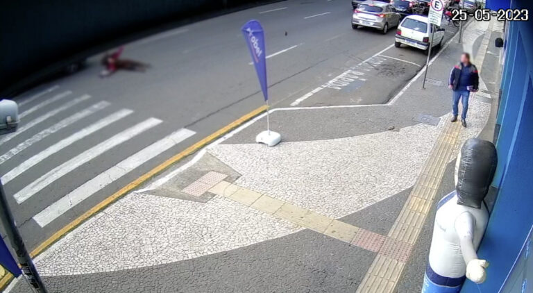 Atropelamento no Centro de Ponta Grossa: Mulher é atingida durante cruzamento!