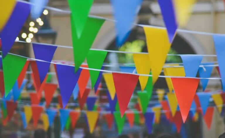 Casamento à vista? Festival Junino oferece chance de encontrar alianças em bolo de Santo Antônio