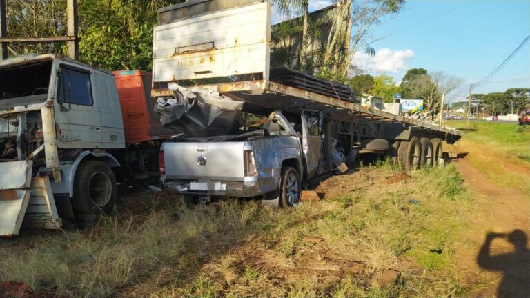 Grave Acidente entre Automóvel e Caminhão na Avenida Souza Naves