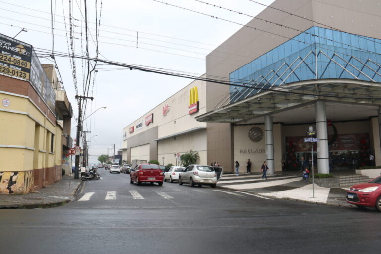 Prefeitura alerta para mudança de sentido de fluxo nas ruas Enfermeiro Paulino e Osvaldo Cruz