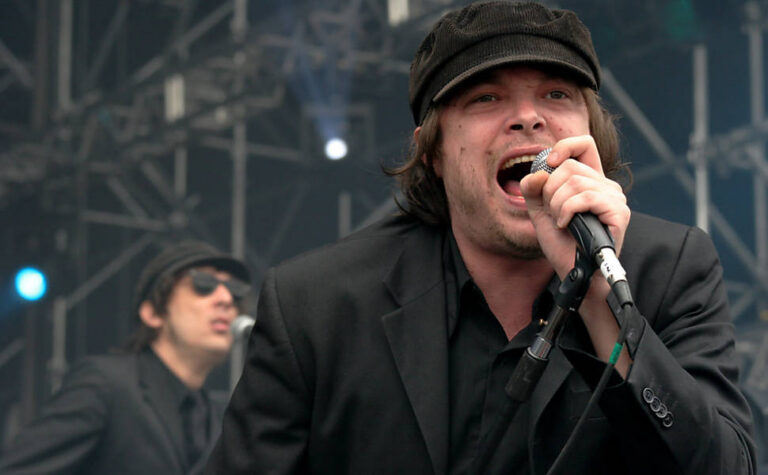 Vamo povo? Beto Bruno, ex-vocalista do Cachorro Grande se apresenta em PG