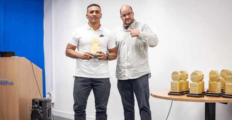 Ponta-grossense conquista o prêmio de melhor atleta do jiu-jitsu paranaense em 2023