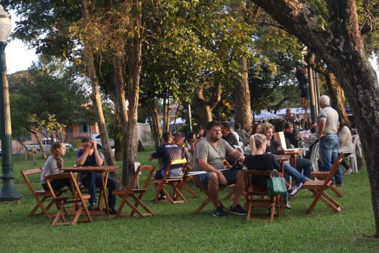 Feira Gastronômica terá show com Márcio Reis nesta sexta (5)