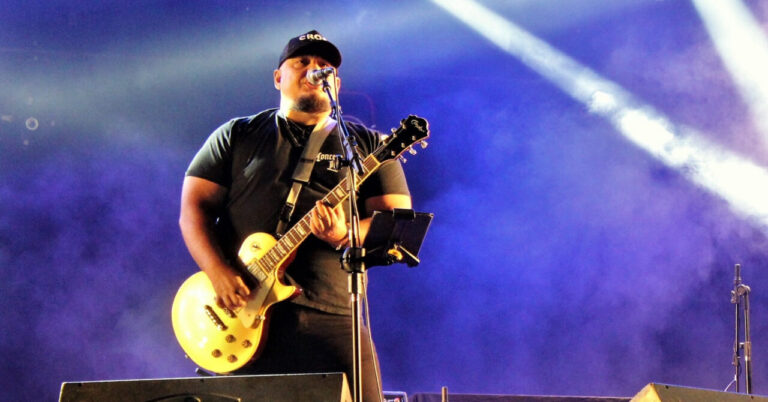 Digão, vocalista do Raimundos, se apresenta em Ponta Grossa no próximo mês