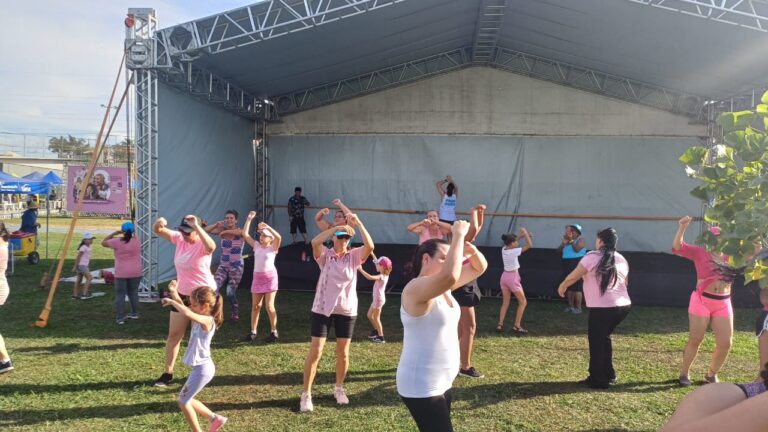 Ação em homenagem às mulheres atende cerca de 300 pessoas no Parque de Olarias