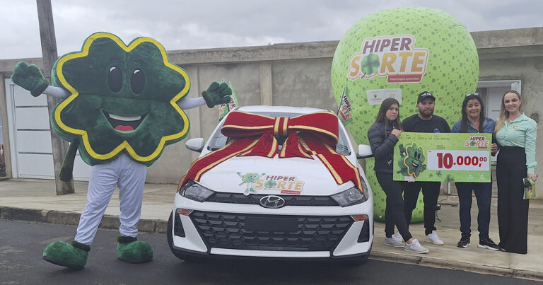 Caminhoneira de PG leva HB20 e R$ 10 mil no 4º prêmio do Hiper Sorte
