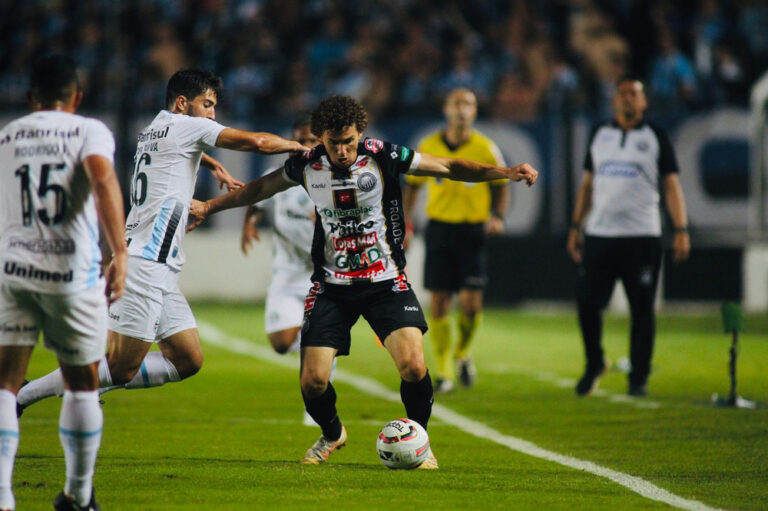 Operário enfrenta o Grêmio no Germano Krüger nesta terça (30)