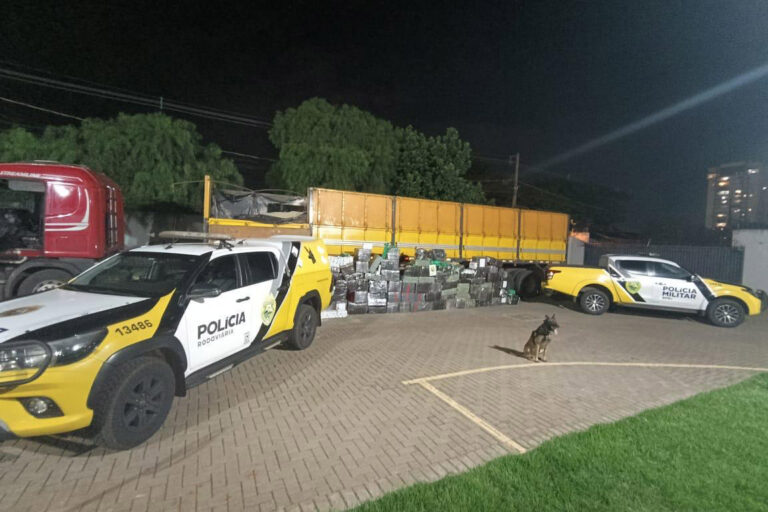 PM apreende 2 toneladas de maconha em caminhão no Paraná