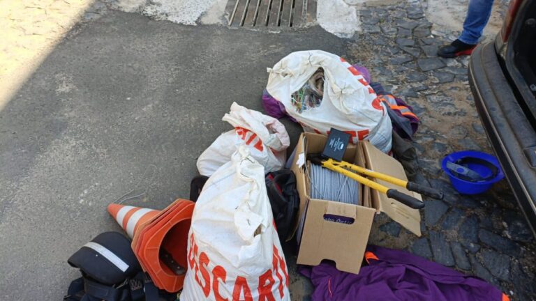 Polícia Civil de PG prende homem em flagrante com mais de 200kg de fios roubados de operadoras de internet e telefone