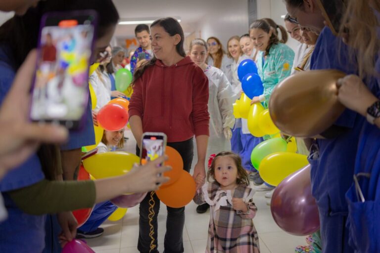 Bebê recebe alta do Humai-UEPG depois de 489 dias internada