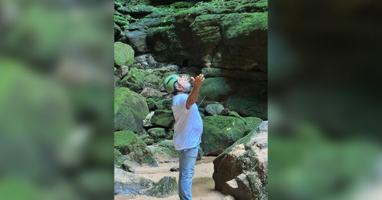 Marcos Frota encanta-se com a beleza do Buraco do Padre durante visita