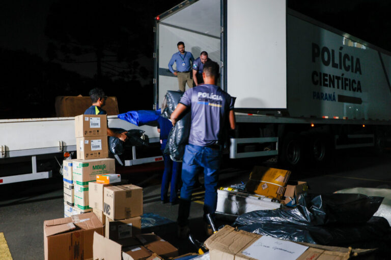Polícia Científica do PR envia equipe para auxiliar nos trabalhos no Rio Grande do Sul