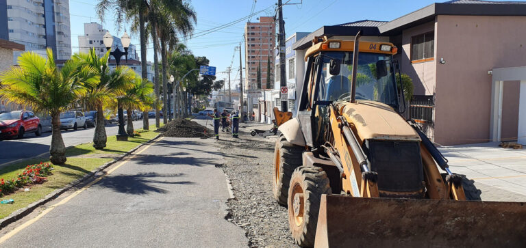 Rua da Santa Casa, Dr. Francisco Búrzio, está em obras nesta sexta (14)