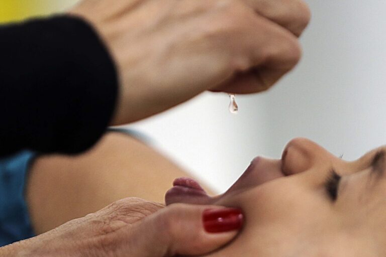 Dia D da vacinação contra a poliomielite será neste sábado em todo Paraná