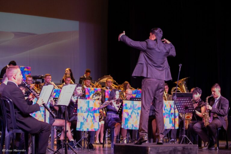 Banda Lyra dos Campos Apresenta: Revolution 2024
