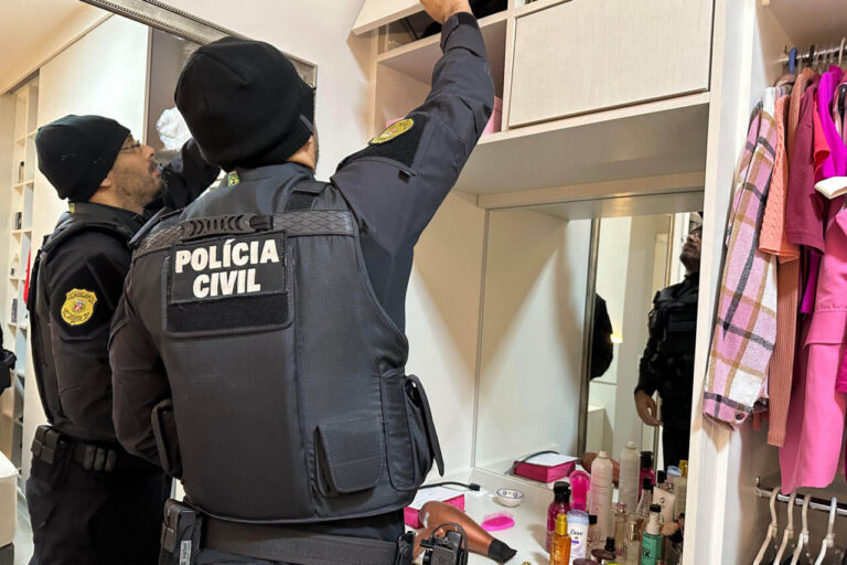 Operação da PCPR em 4 estados mira grupo que lavava dinheiro com lojas de carros e barbearias