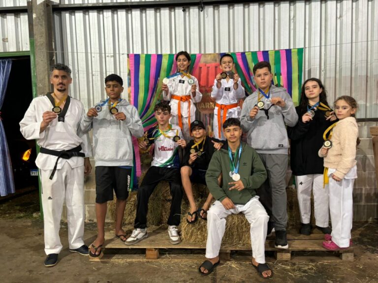 Equipe Team Morando/Junior Lima TKD brilha no 9º campeonato interno ASGAT em Guarapuava