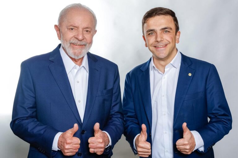 Aliel apresenta a Lula propostas de federalização do Aeroporto Santana e construção de 3 mil novas casas populares