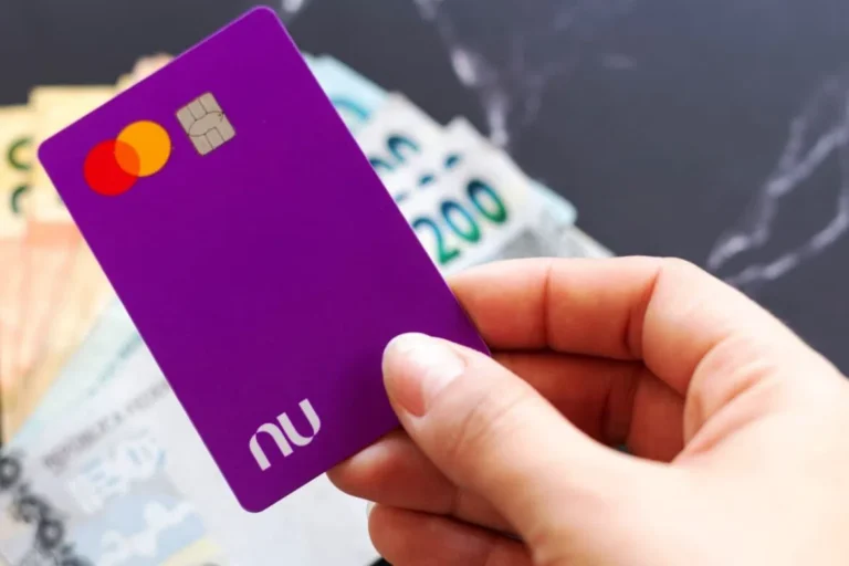 Nubank teve bug que permitiu saques ‘de graça’ em caixas eletrônicos
