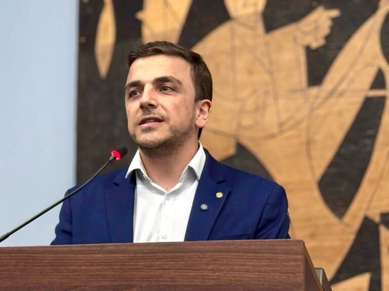 Com foco na transparência, Aliel Machado presta contas à população