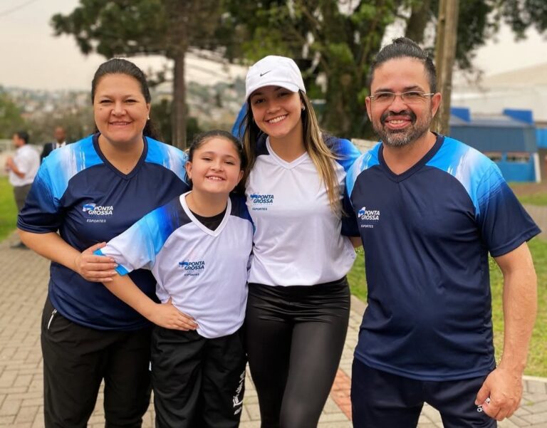 Irmãs conquistam medalhas em competições internacionais de karatê por PG