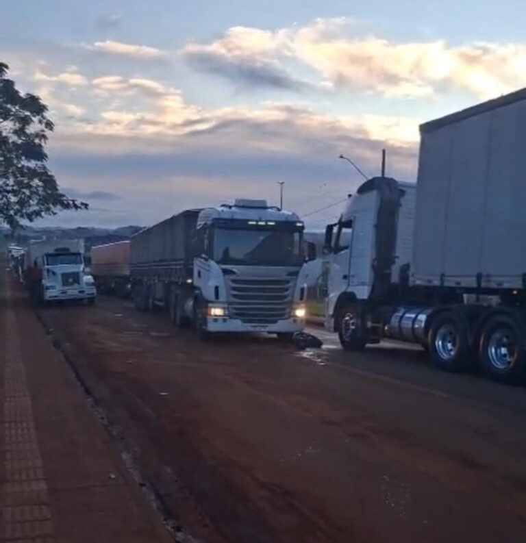 Caminhoneiros brigam por causa de fila e dois acabam mortos a facadas em Ponta Grossa