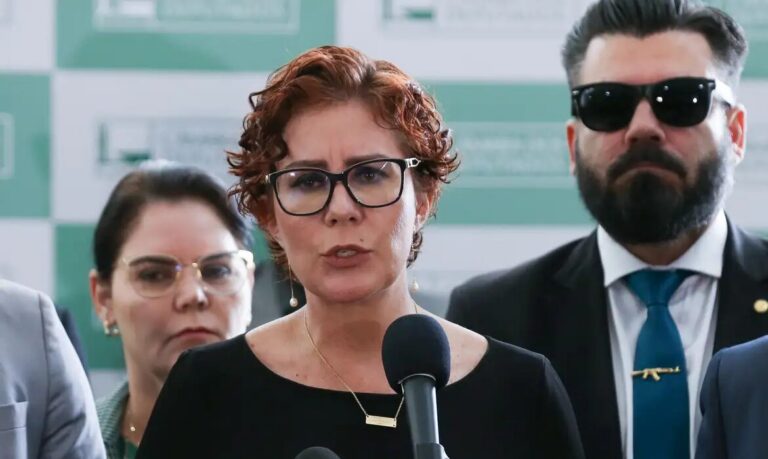 STF condena Carla Zambelli a 10 anos de prisão por invasão ao sistema do CNJ