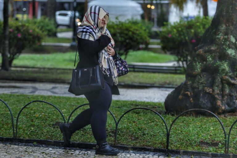 Primeira onda de frio intenso chega ao Paraná com temperaturas perto de 0°C