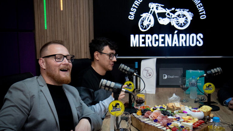 Pontagrossauros Podcast celebra 100º episódio com retrospectiva especial