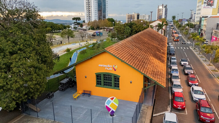 Estação Hub promove bate-papo sobre comportamento crítico no uso da internet em Ponta Grossa