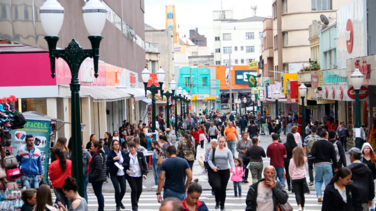 Confira o que abre e fecha durante o feriado desta quinta (20) em Ponta Grossa