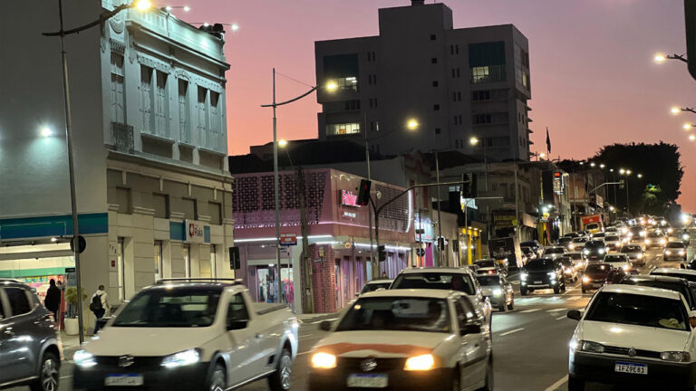 Prefeitura restringe circulação de veículos pesados no centro de Ponta Grossa