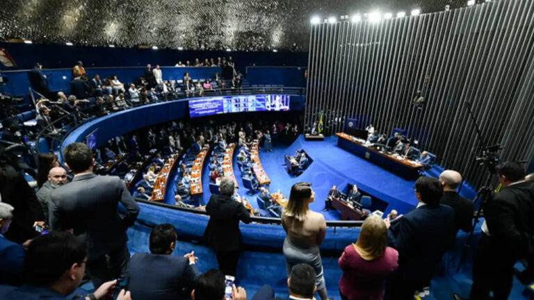 Senado aprova redução do prazo de inelegibilidade para 8 anos na Lei da Ficha Limpa