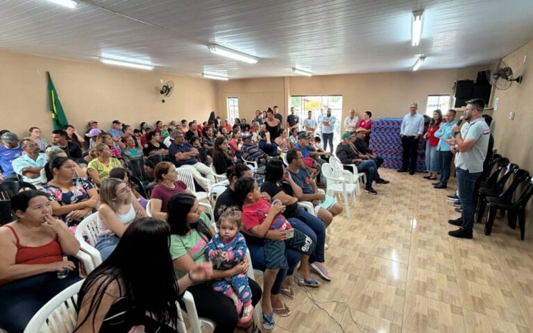 Famílias do Ouro Verde participam de evento sobre regularização de imóveis e ligação de água