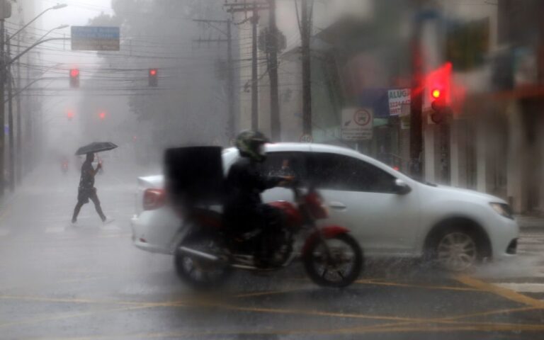 Defesa Civil emite alerta de tempestade em Ponta Grossa nesta segunda (8)