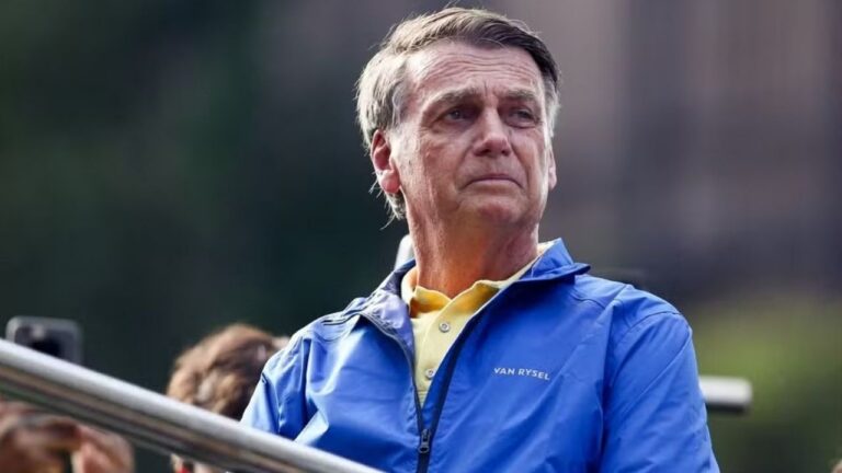 Defesa de Bolsonaro volta a pedir prisão domiciliar por motivos de saúde