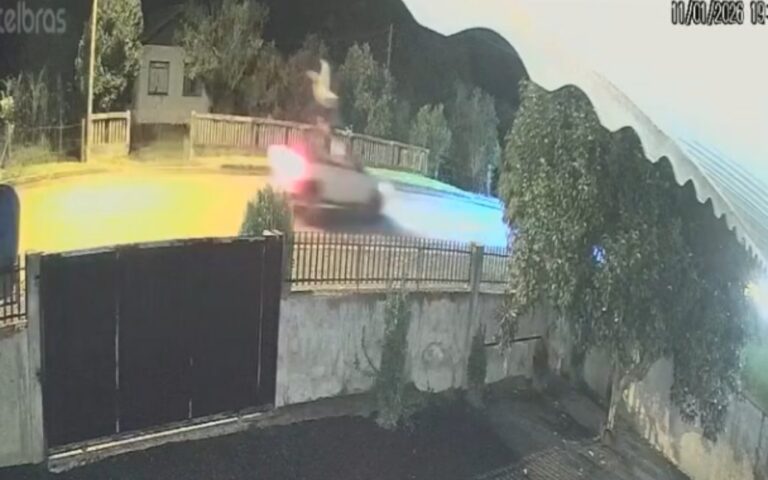 Ciclista é atropelado, cai em caçamba de caminhonete e acorda na garagem do motorista no PR