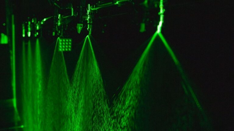 Robô que demonstra pulverização e laboratório prático são destaques do 29º Show Tecnológico de Verão