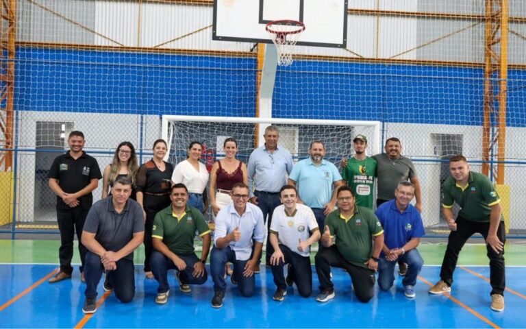 Em Ipiranga, Aliel Machado e Prefeito Douglas inauguram nova quadra para a comunidade do Lustosa