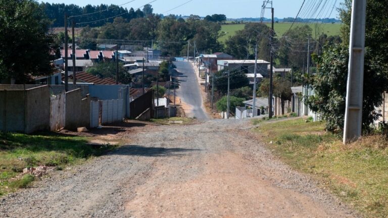 Prefeitura lança pacote de obras para pavimentar 31 km em 120 ruas de Ponta Grossa