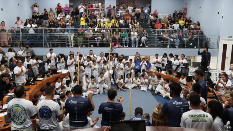 Semana Municipal da Capoeira encerra com entrega de 350 homenagens a atletas e professores