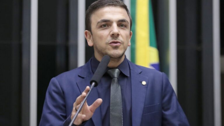 Deputado Aliel Machado destaca aprovação em 2º turno de PEC que garante recursos para assistência social