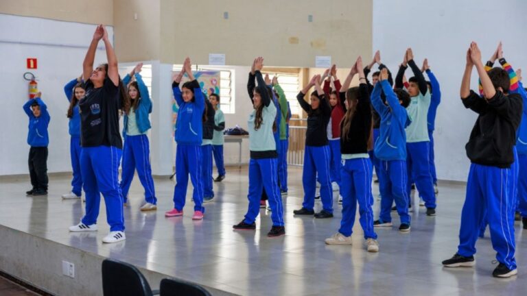 Colégios públicos de PG recebem oficinas gratuitas de teatro